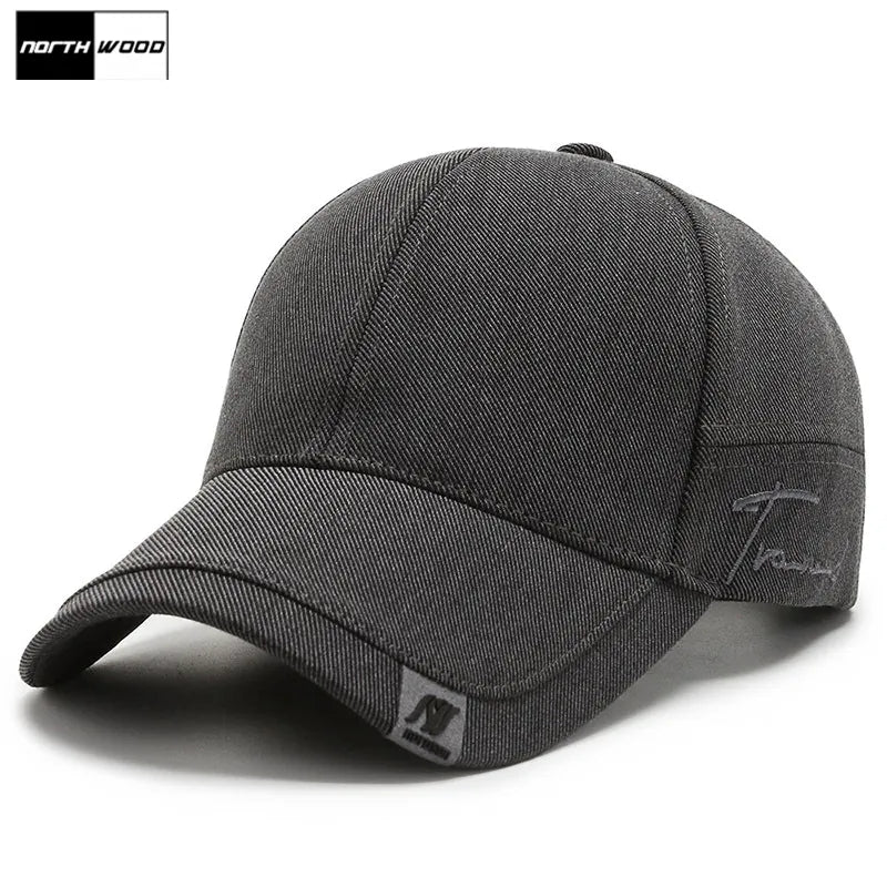 Stylish Twill Baseball Cap with Embroidered Signature Detail and Adjustable Fit for Casual Outdoor Wear