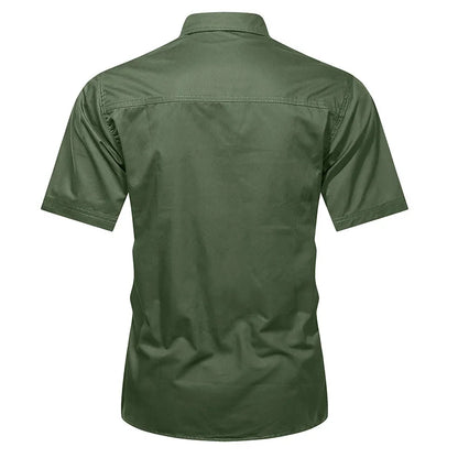 Men's Short-Sleeve Button-Up Utility Shirt with Dual Chest Pockets and Classic Outdoor Design for Casual and Adventure Wear