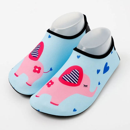 Adorable and Comfortable Kids' Water Shoes with Vibrant Cartoon Prints, Quick-Dry Fabric, and Non-Slip Soles for Beach, Pool, and Outdoor Fun