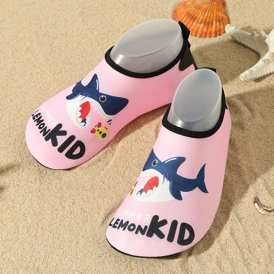 Adorable and Comfortable Kids' Water Shoes with Vibrant Cartoon Prints, Quick-Dry Fabric, and Non-Slip Soles for Beach, Pool, and Outdoor Fun