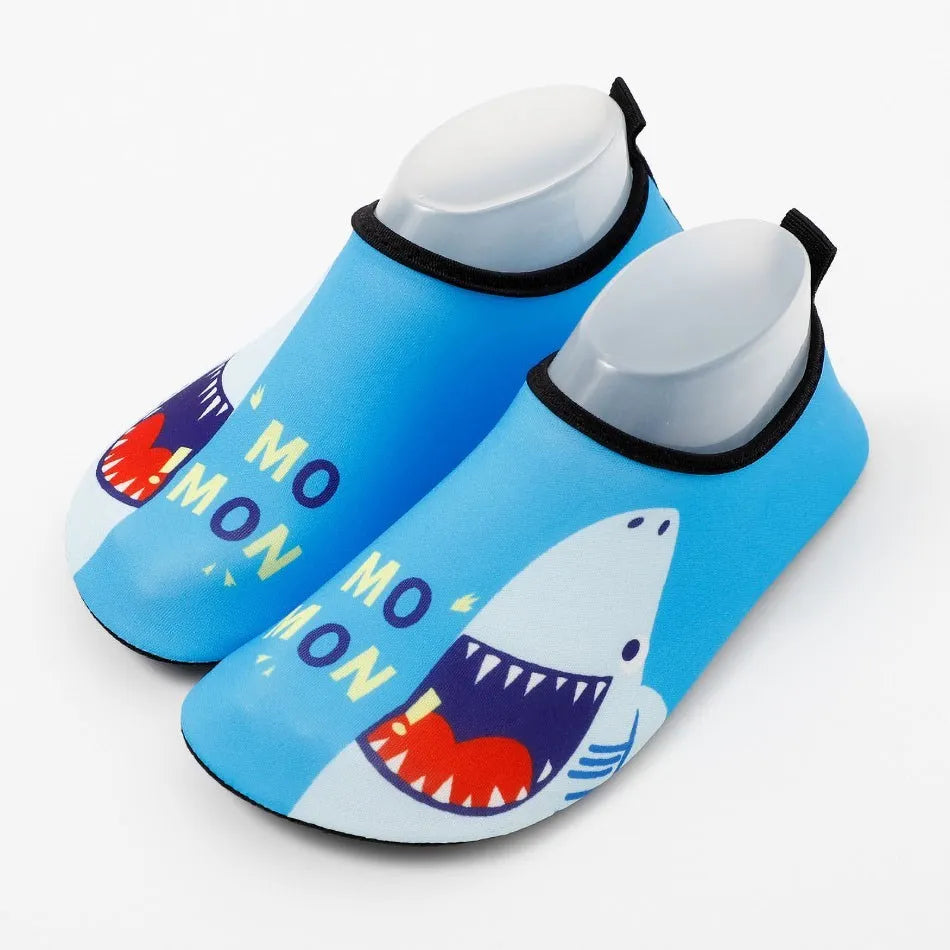 Adorable and Comfortable Kids' Water Shoes with Vibrant Cartoon Prints, Quick-Dry Fabric, and Non-Slip Soles for Beach, Pool, and Outdoor Fun