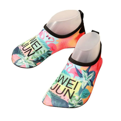 Adorable and Comfortable Kids' Water Shoes with Vibrant Cartoon Prints, Quick-Dry Fabric, and Non-Slip Soles for Beach, Pool, and Outdoor Fun