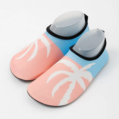 Adorable and Comfortable Kids' Water Shoes with Vibrant Cartoon Prints, Quick-Dry Fabric, and Non-Slip Soles for Beach, Pool, and Outdoor Fun