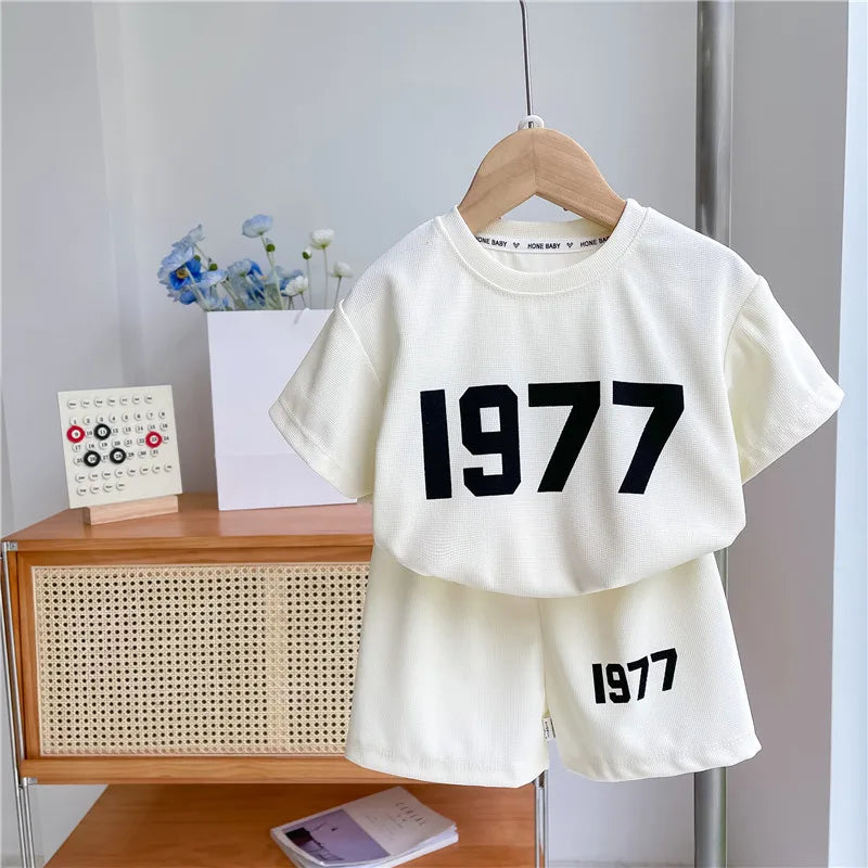 Casual Summer T-shirt and Shorts Set with 1977 Print for Boys and Girls