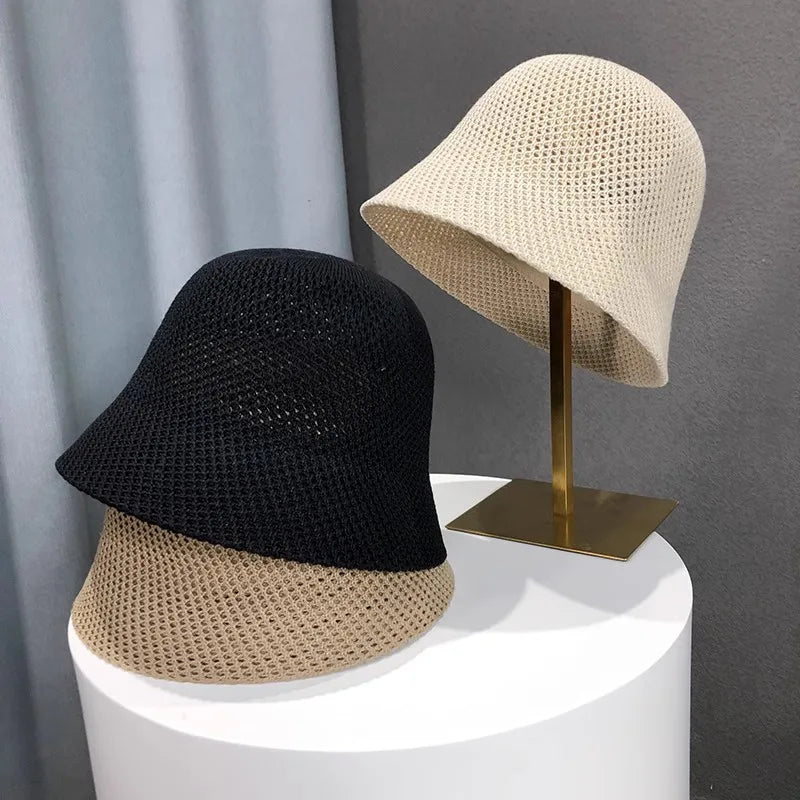 Breathable Knitted Bucket Hat with Dual-Tone Design for Stylish Summer Wear and Sun Protection