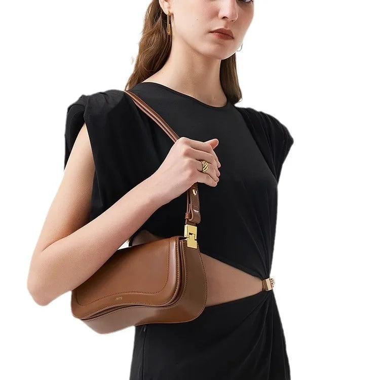 Stylish Saddle Shoulder Bag with Microfiber Synthetic Leather and Moderate Hardness for Casual and Party Occasions