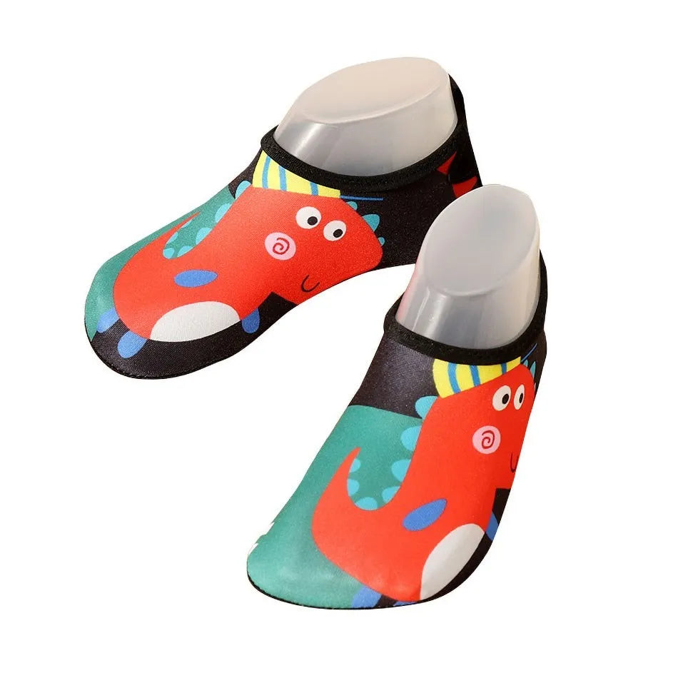 Adorable and Comfortable Kids' Water Shoes with Vibrant Cartoon Prints, Quick-Dry Fabric, and Non-Slip Soles for Beach, Pool, and Outdoor Fun