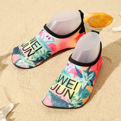 Adorable and Comfortable Kids' Water Shoes with Vibrant Cartoon Prints, Quick-Dry Fabric, and Non-Slip Soles for Beach, Pool, and Outdoor Fun