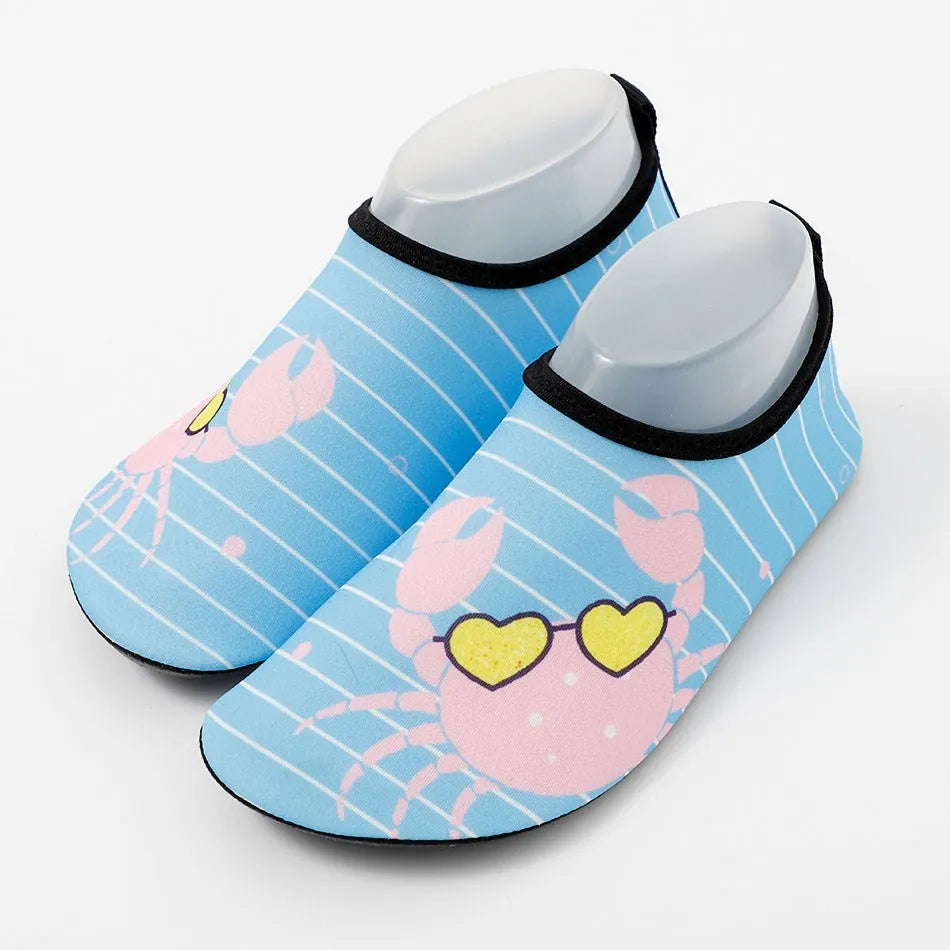 Adorable and Comfortable Kids' Water Shoes with Vibrant Cartoon Prints, Quick-Dry Fabric, and Non-Slip Soles for Beach, Pool, and Outdoor Fun