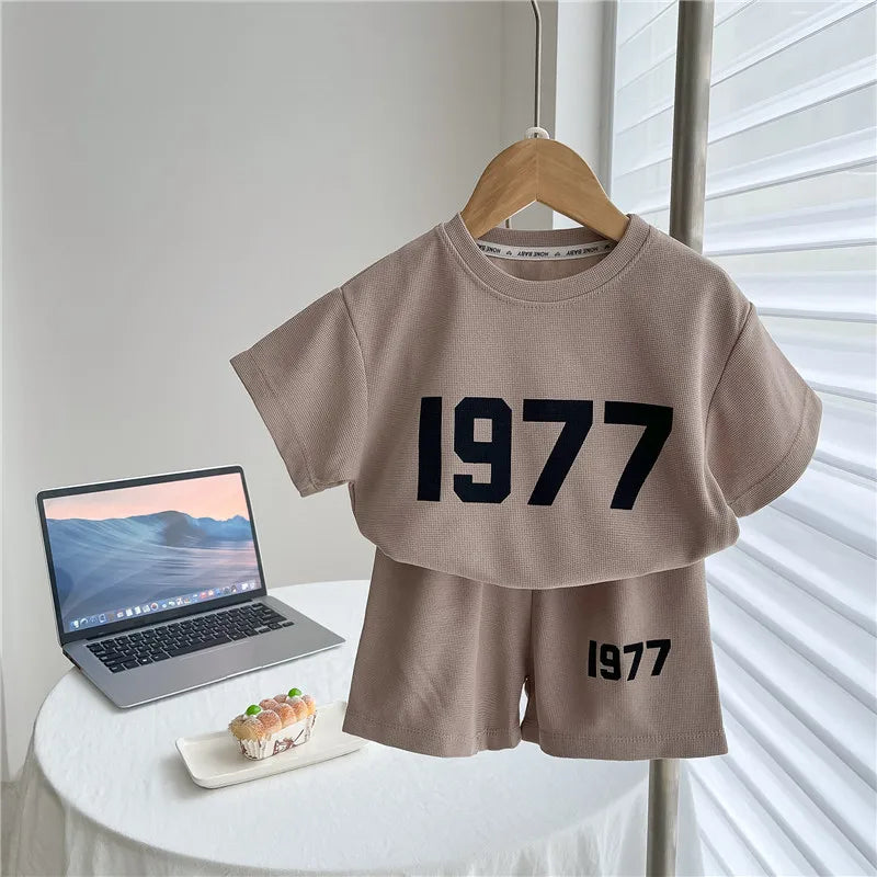 Casual Summer T-shirt and Shorts Set with 1977 Print for Boys and Girls