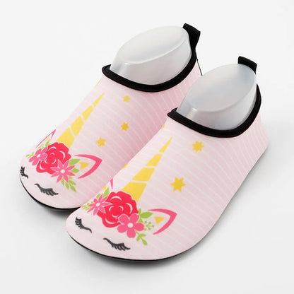 Adorable and Comfortable Kids' Water Shoes with Vibrant Cartoon Prints, Quick-Dry Fabric, and Non-Slip Soles for Beach, Pool, and Outdoor Fun