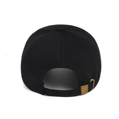 Casual Baseball Cap with Embroidered Patch and Contrast Trim, Featuring an Adjustable Strap for Comfortable Outdoor Wear