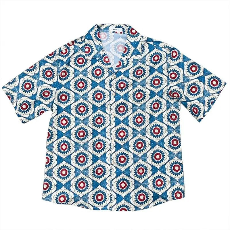 "Men's Short-Sleeve Button-Up Shirt with Bold Geometric Floral Print and Relaxed Fit"