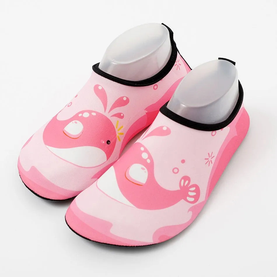 Adorable and Comfortable Kids' Water Shoes with Vibrant Cartoon Prints, Quick-Dry Fabric, and Non-Slip Soles for Beach, Pool, and Outdoor Fun